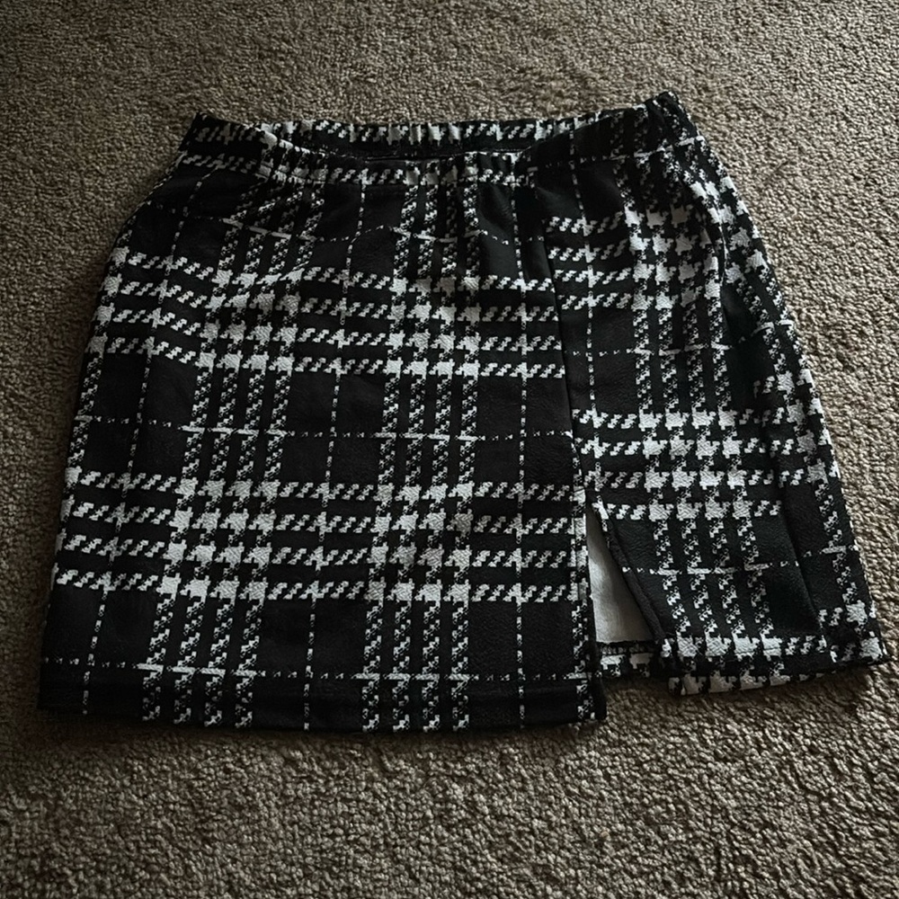 -Plaid mini skirt-